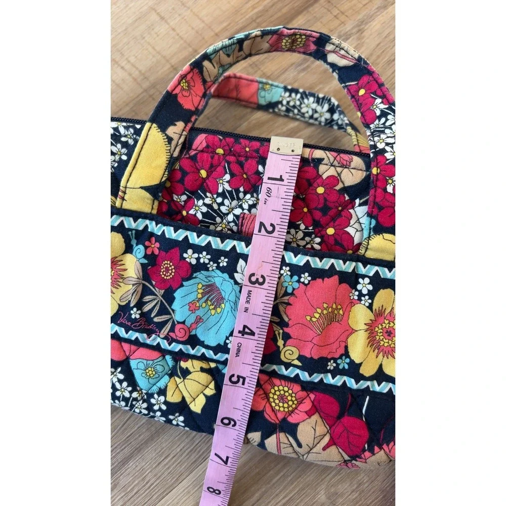 Vera Bradley plastic lined small lunch‎ tote or makeup bag - excellent condition